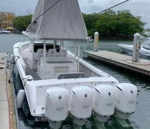 Everglades 435 Center Console image