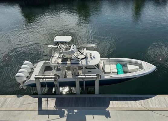 Everglades 435 Center Console - main image