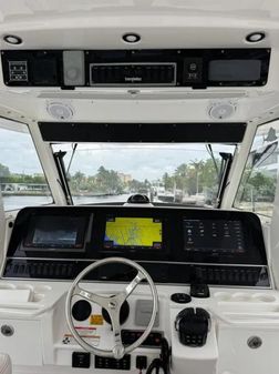 Everglades 435 Center Console image