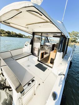 Jeanneau NC Sport 895 image