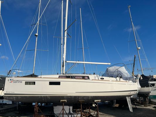 Beneteau OCEANIS-35-1 - main image