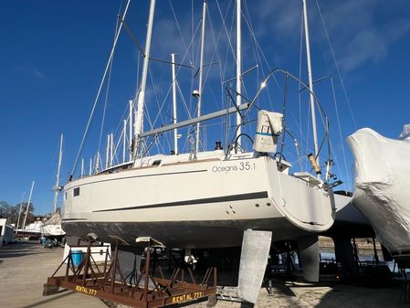 Beneteau OCEANIS-35-1 image