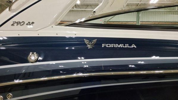 Formula 290 Bowrider image