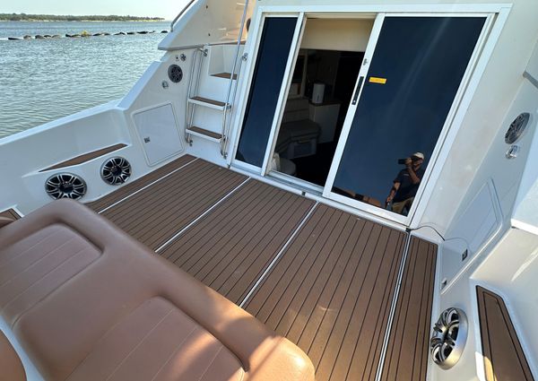 Carver 38 Santego image