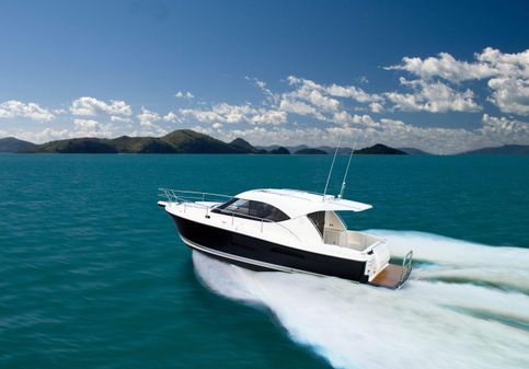 Riviera 3600 Sport Yacht image