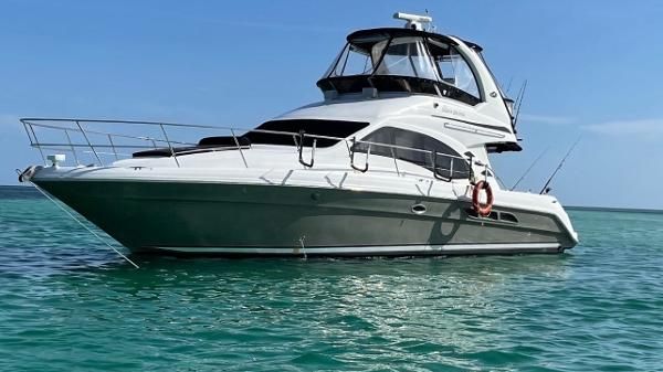 Sea Ray 44 Sedan Bridge 