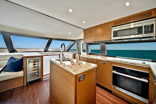 Hatteras 60 Motor Yacht image