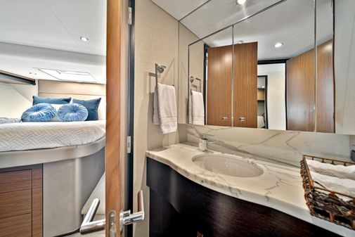 Hatteras 60 Motor Yacht image