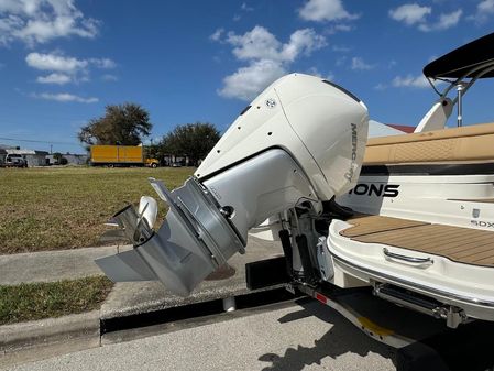 Sea Ray SDX 270 Outboard image