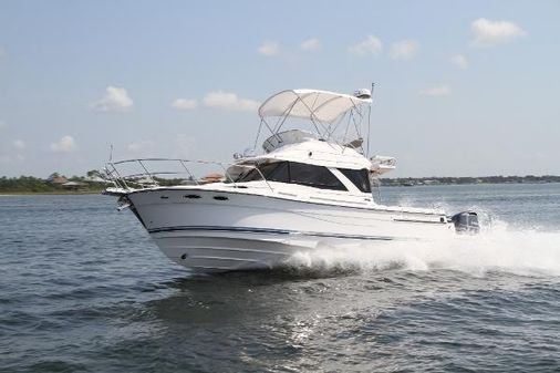 Cutwater C-32-COMMAND-BRIDGE image
