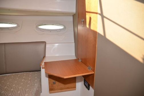 Cutwater C-32-COMMAND-BRIDGE image