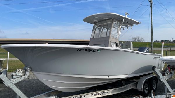 Sportsman Open 242 Center Console