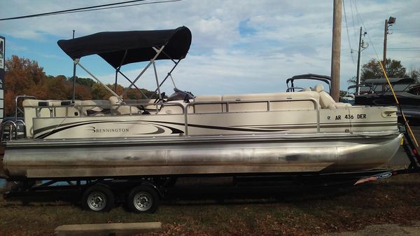 Bennington 2575 RFS Tri Toon