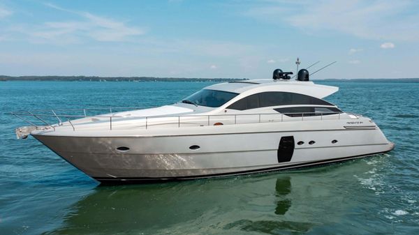 Pershing 64