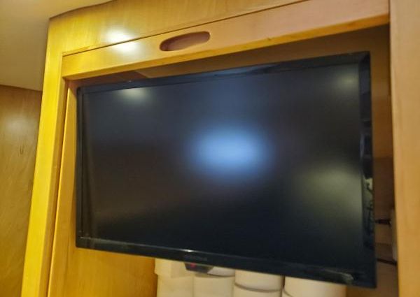 Mckinna 57-PILOTHOUSE image