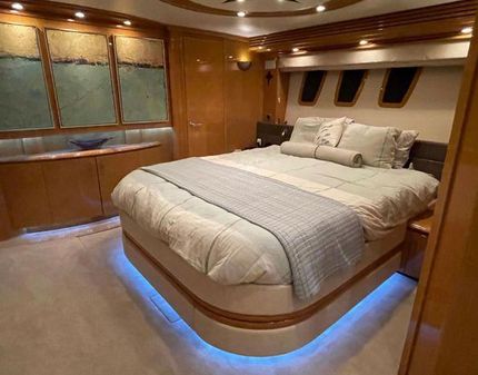 Marquis 720-FLYBRIDGE image