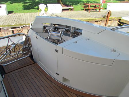 Marquis 720-FLYBRIDGE image