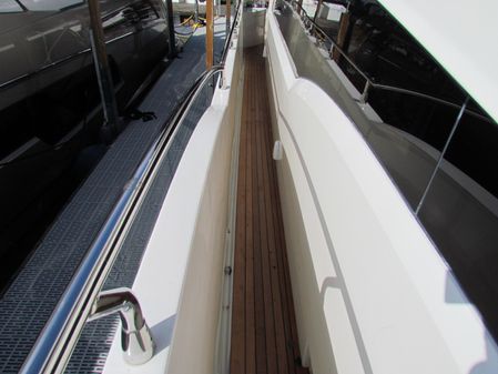 Marquis 720-FLYBRIDGE image