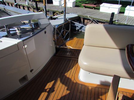 Marquis 720-FLYBRIDGE image