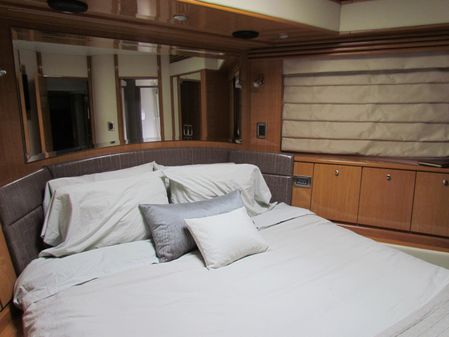 Marquis 720-FLYBRIDGE image