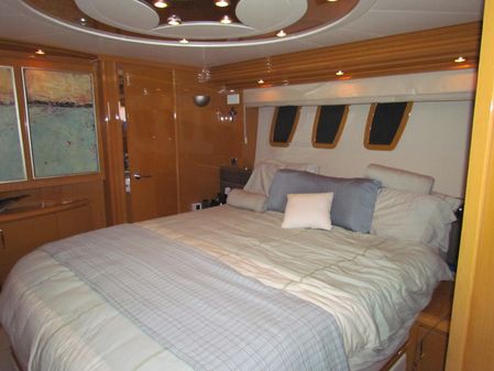 Marquis 720-FLYBRIDGE image