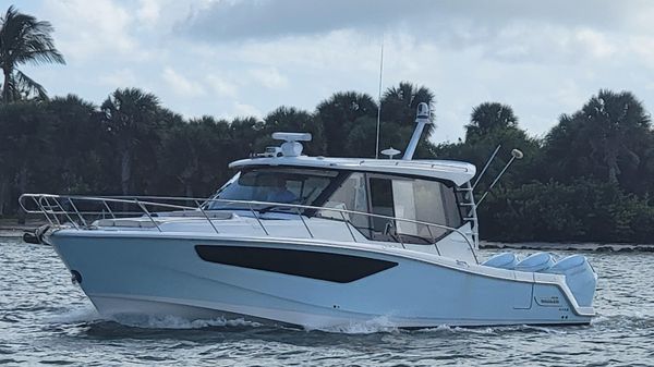 Boston Whaler 405 Conquest 