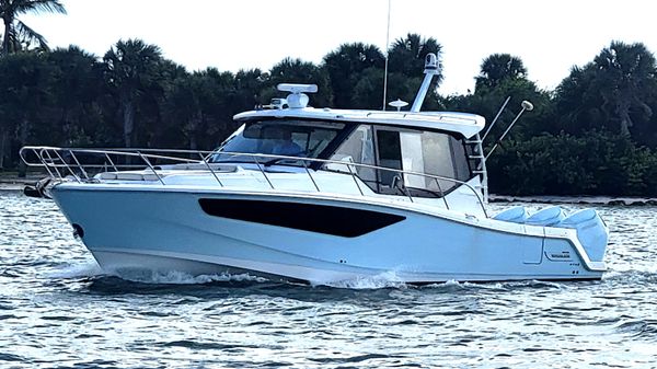 Boston Whaler 405 Conquest 