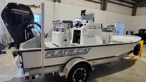 Flats Cat 17