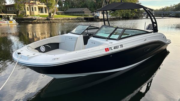 Sea Ray SPX 230 OB 