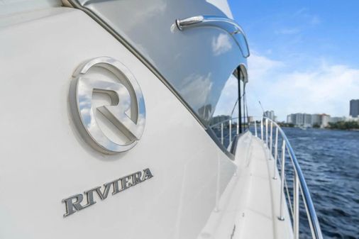 Riviera 575 SUV image