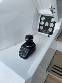 Sunseeker 74 Sport Yacht image