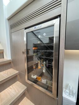 Sunseeker 74 Sport Yacht image