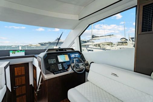 Galeon 500 Fly image