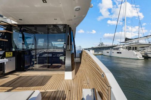 Galeon 500 Fly image