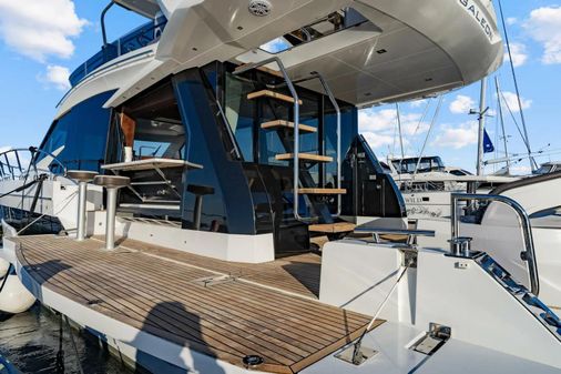 Galeon 500 Fly image