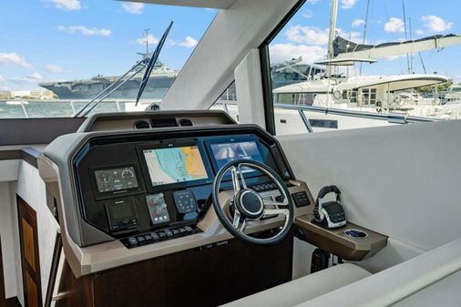 Galeon 500 Fly image