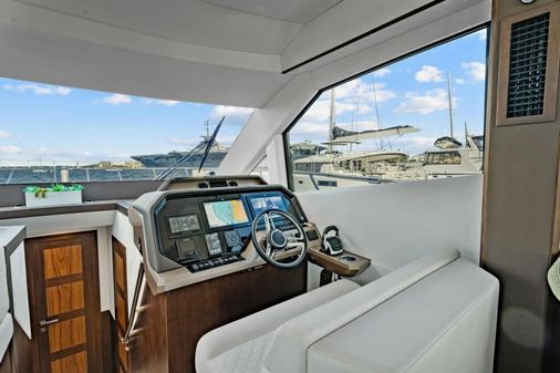 Galeon 500 Fly image