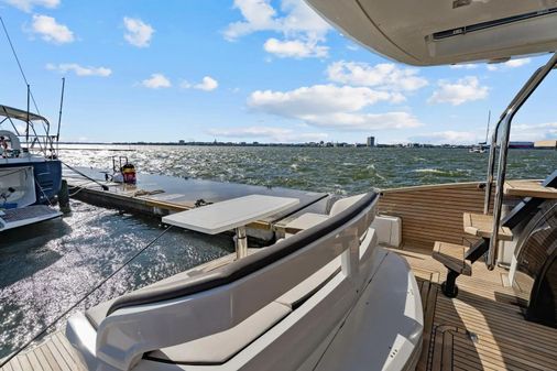 Galeon 500 Fly image