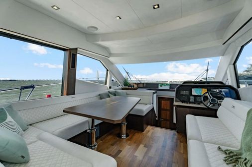 Galeon 500 Fly image