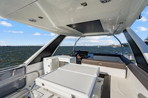 Galeon 500 Fly image