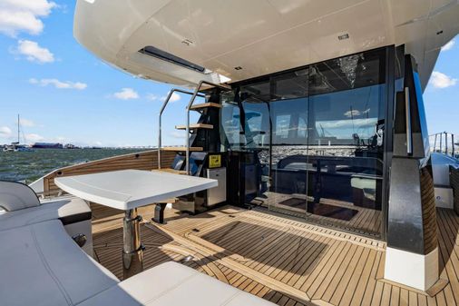 Galeon 500 Fly image