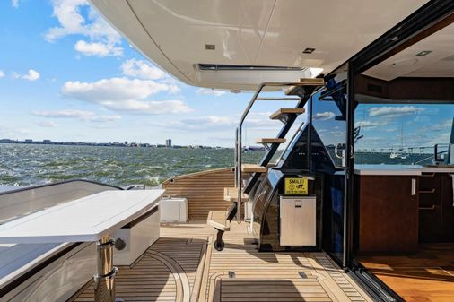 Galeon 500 Fly image