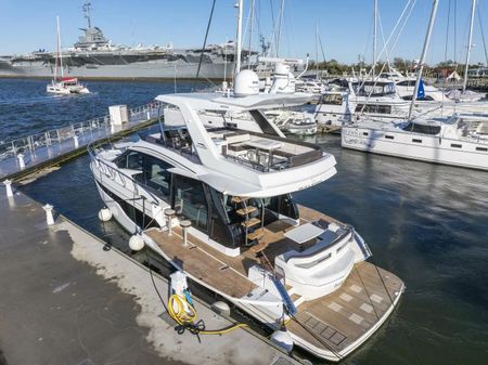 Galeon 500 Fly image