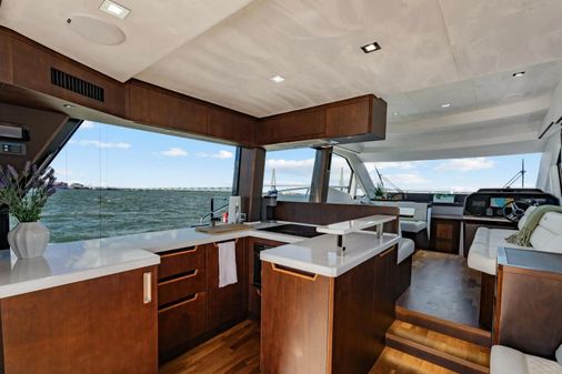 Galeon 500 Fly image