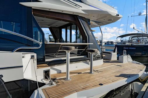 Galeon 500 Fly image