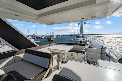 Galeon 500 Fly image