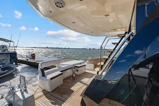 Galeon 500 Fly image