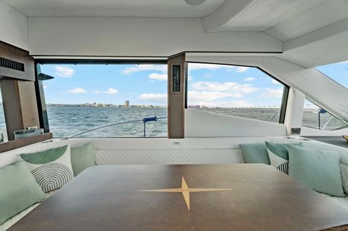 Galeon 500 Fly image