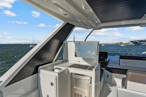 Galeon 500 Fly image