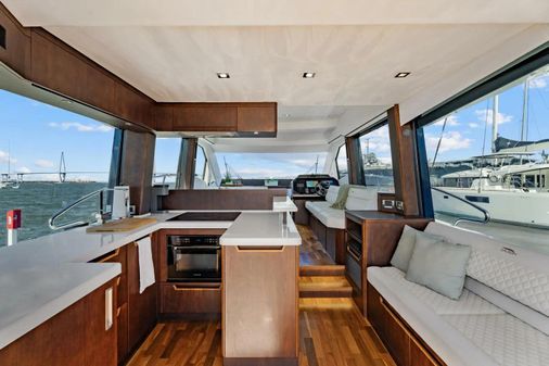 Galeon 500 Fly image